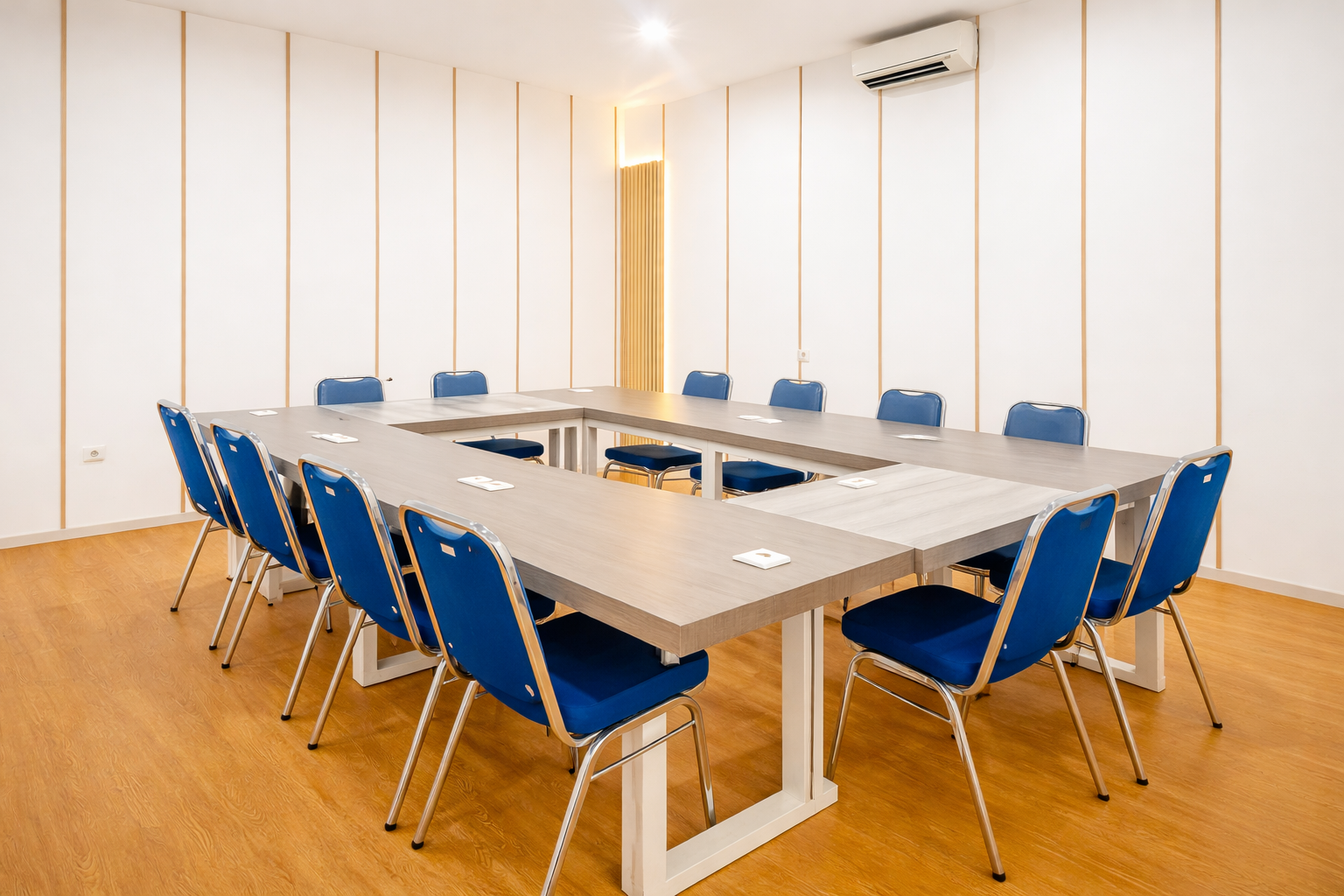 R. Edelweis — Foto 1