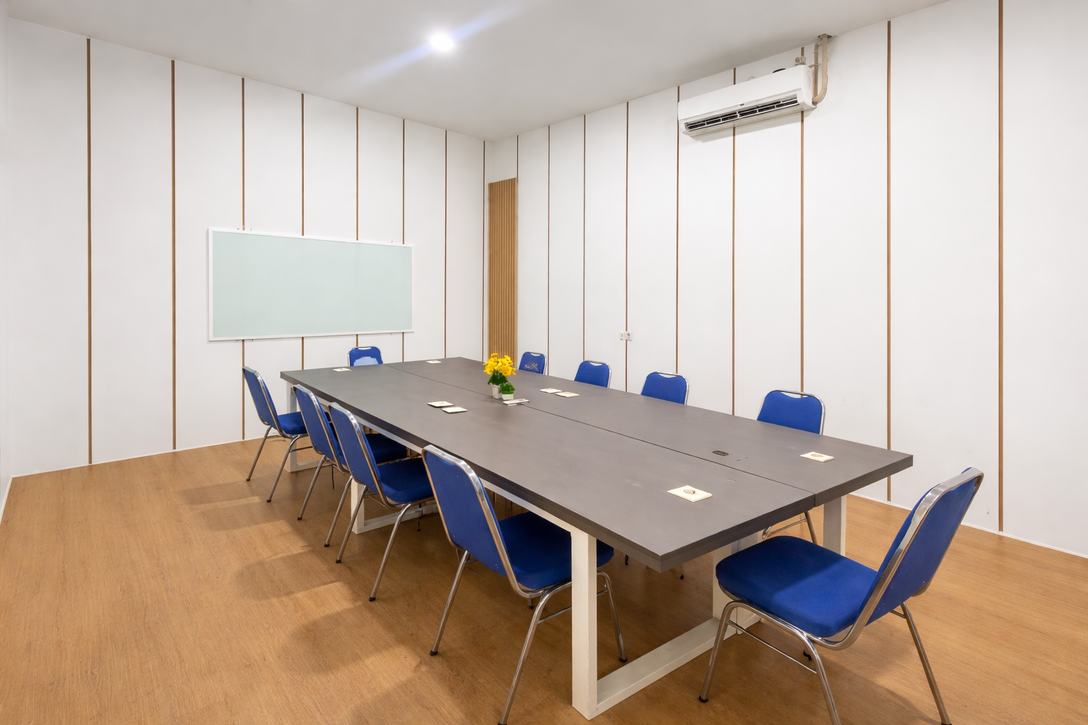 R. Edelweis — Foto 3